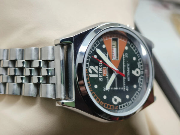 Seiko 5 Vintage Men’s Watch – Refurbished & Ready to Wear National Watches