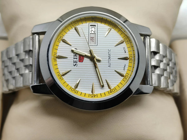 Seiko 5 Vintage Field Watch – Refurbished Tough & Authentic National Watches
