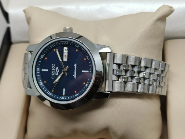 Seiko 5 Vintage Cushion Case – Refurbished Retro Vibes National Watches