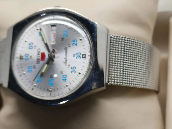 Seiko 5 Vintage Jubilee Bracelet – Refurbished Classic Piece National Watches