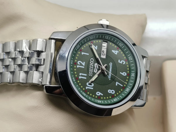 Seiko 5 Vintage Day/Date Original – Refurbished Piece National Watches