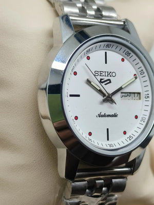 Seiko 5 Vintage Diver Style Bezel – Refurbished & Stylish National Watches