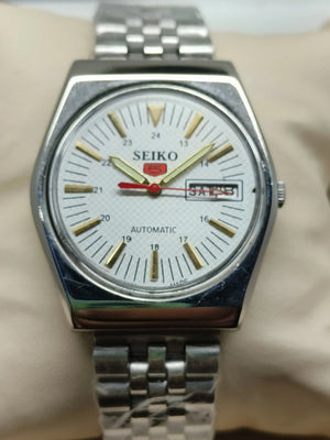 Seiko 5 Vintage Burgundy Dial – Refurbished Unique Piece National Watches