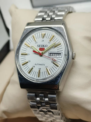 Seiko 5 Vintage Burgundy Dial – Refurbished Unique Piece National Watches