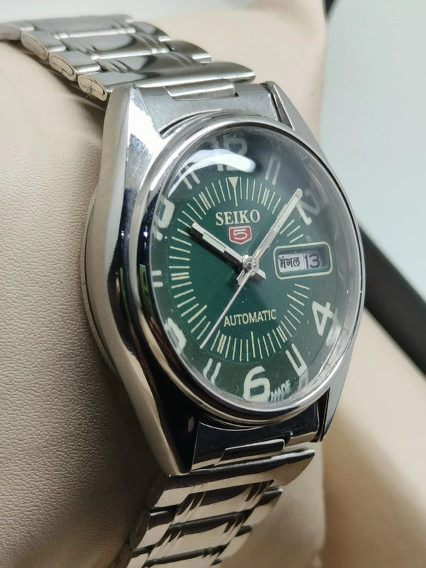 Seiko 5 Vintage Lime Green Dial – Refurbished Bold Style National Watches