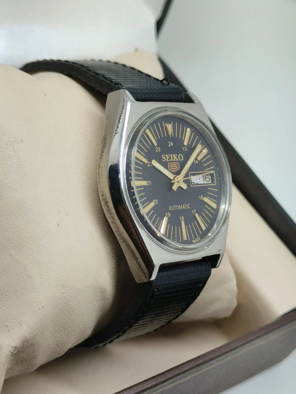 Seiko 5 Vintage Domed Crystal – Refurbished Retro Aesthetic National Watches
