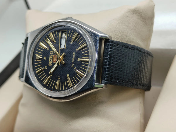 Seiko 5 Vintage Domed Crystal – Refurbished Retro Aesthetic National Watches