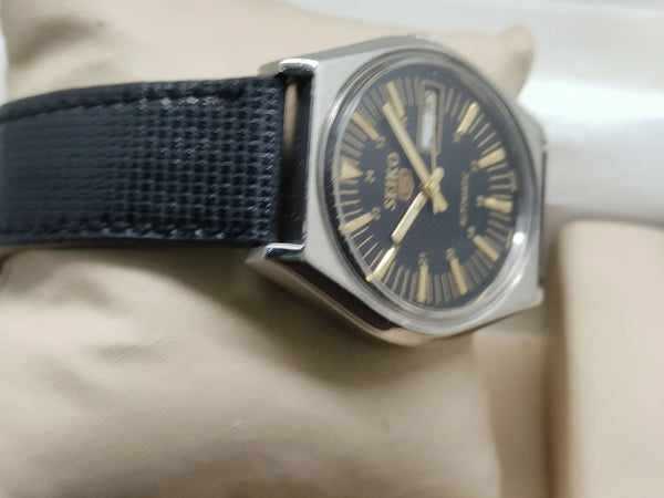 Seiko 5 Vintage Domed Crystal – Refurbished Retro Aesthetic National Watches