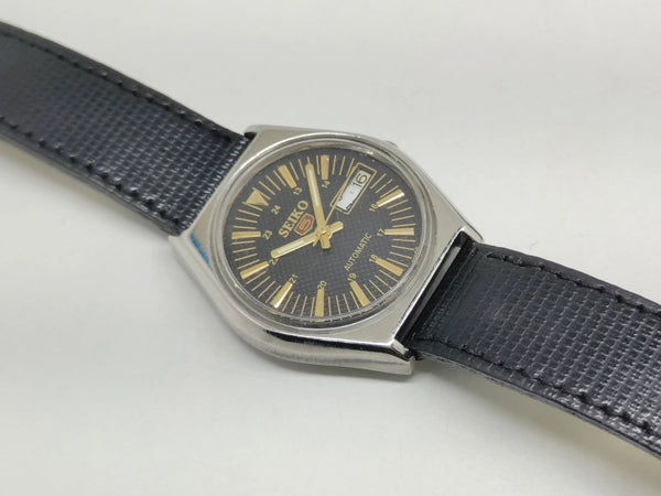 Seiko 5 Vintage Domed Crystal – Refurbished Retro Aesthetic National Watches