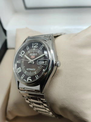 Seiko 5 Vintage Automatic – Your First Vintage Watch National Watches