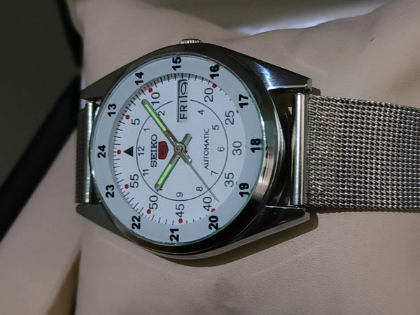 Seiko 5 Vintage Automatic – Reliable Power Reserve National Watches