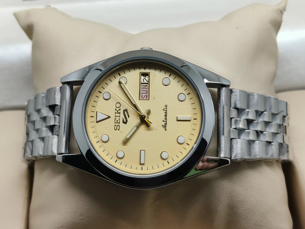 Seiko 5 Vintage Automatic – Rare Gold Trim National Watches