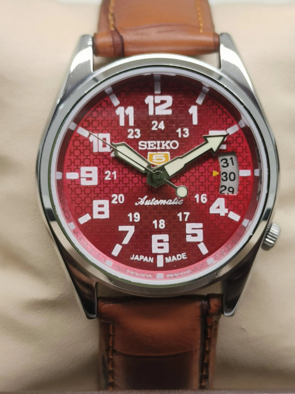 Seiko 5 Vintage Automatic – Leather & Bracelet Options National Watches