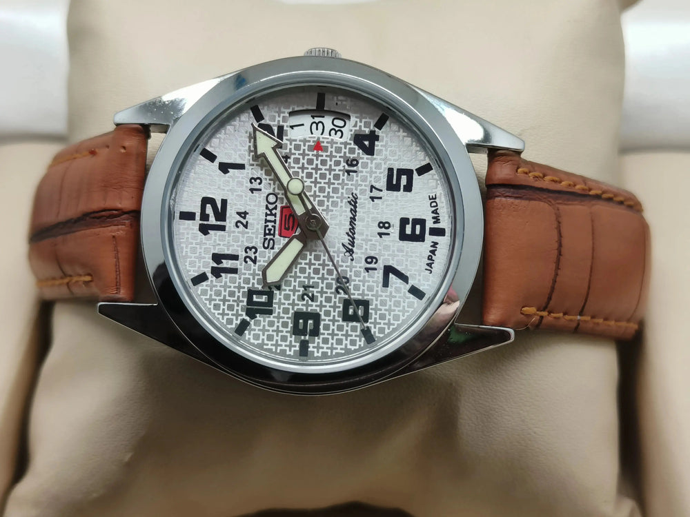 Seiko 5 Vintage Automatic – Everyday Style Watch National Watches