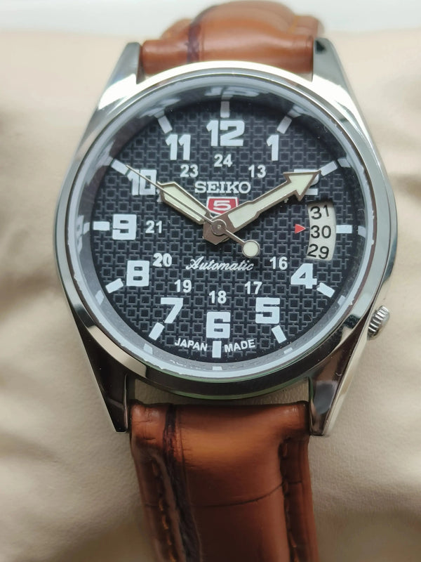 Seiko 5 Vintage Automatic – Seiko Branded Crown & Case Back National Watches