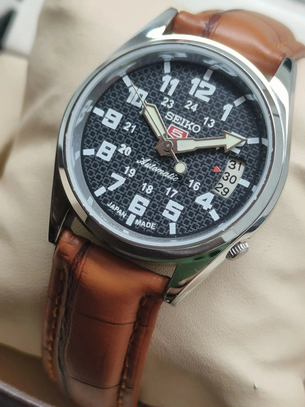 Seiko 5 Vintage Automatic – Seiko Branded Crown & Case Back National Watches
