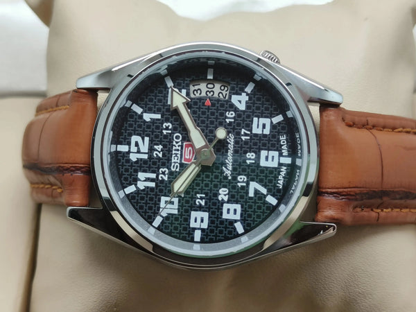 Seiko 5 Vintage Automatic – Seiko Branded Crown & Case Back National Watches