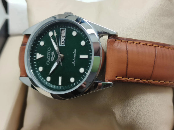 Seiko 5 Vintage Automatic – Distinct Seiko 5 Emblem National Watches