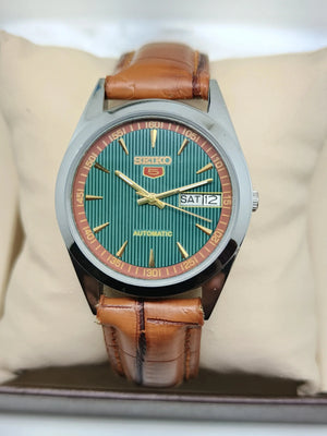 Seiko 5 Vintage Automatic – Exhibition Case Back (if applicable) National Watches