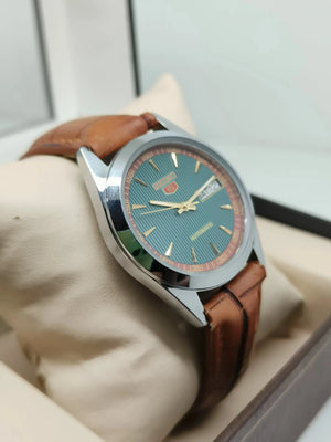 Seiko 5 Vintage Automatic – Exhibition Case Back (if applicable) National Watches