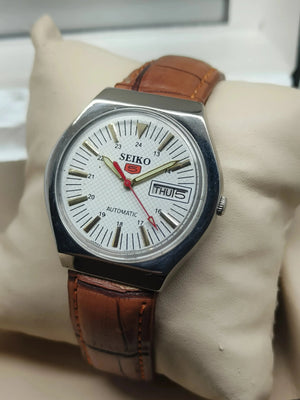 Seiko 5 Vintage Military Style – Refurbished Automatic National Watches