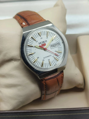 Seiko 5 Vintage Military Style – Refurbished Automatic National Watches
