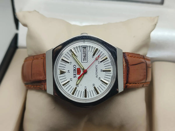 Seiko 5 Vintage Military Style – Refurbished Automatic National Watches