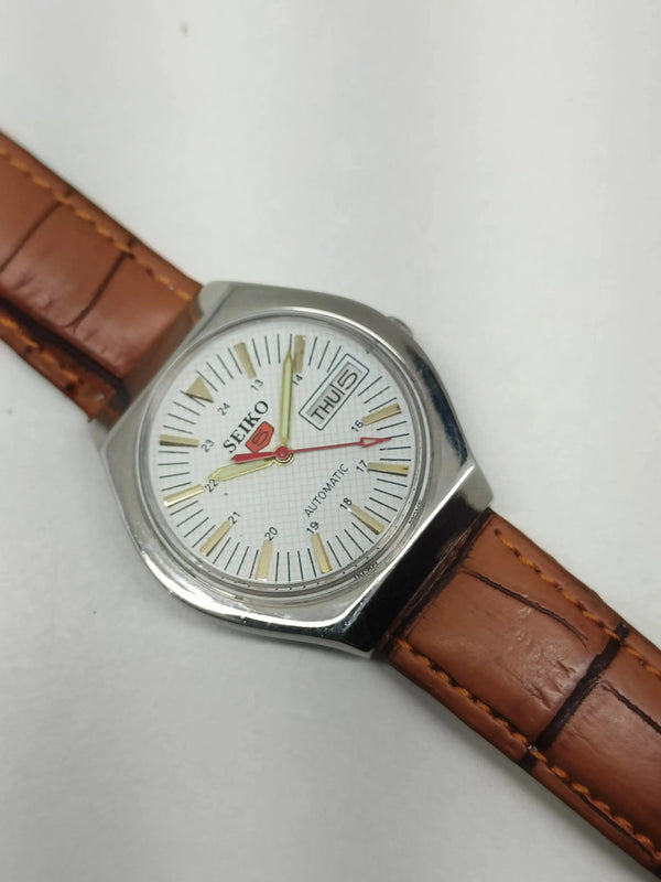 Seiko 5 Vintage Military Style – Refurbished Automatic National Watches