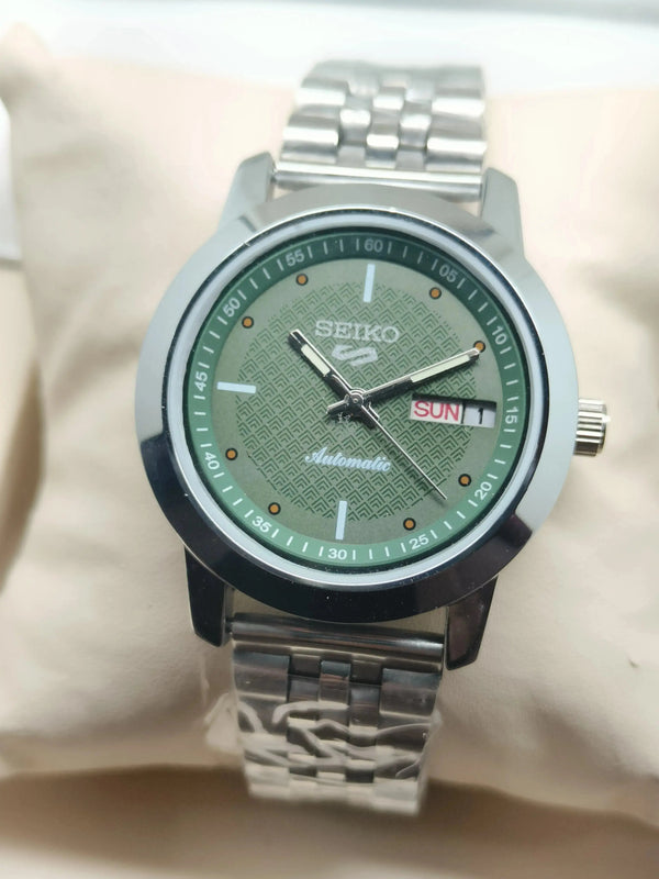 Seiko 5 Vintage Sports Automatic – Refurbished Piece National Watches