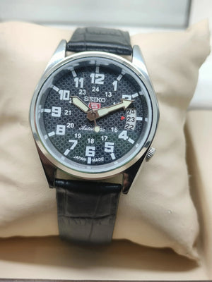 Seiko 5 Vintage Lime Green Dial – Refurbished Bold Style National Watches