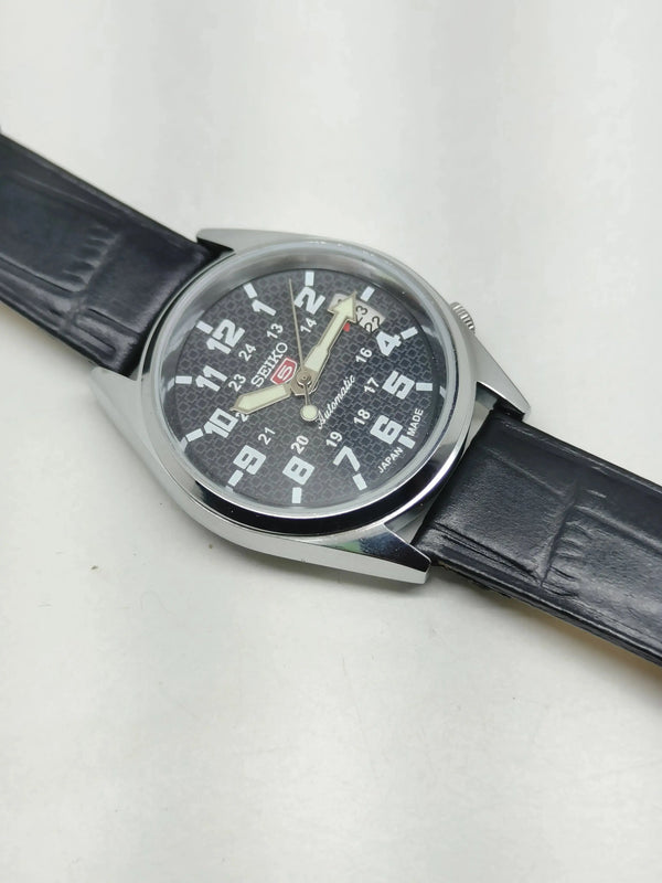 Seiko 5 Vintage Lime Green Dial – Refurbished Bold Style National Watches