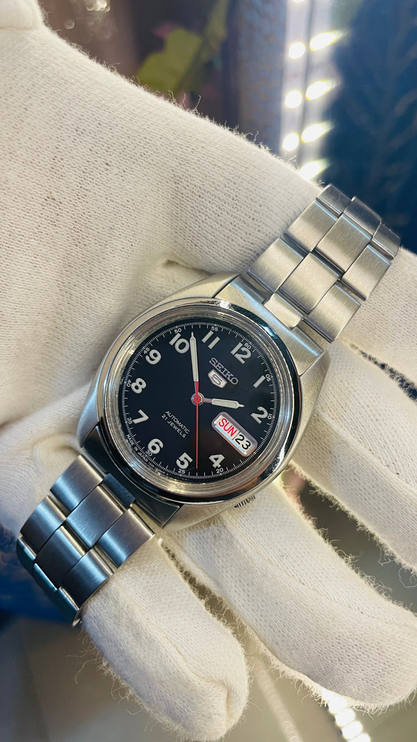“Seiko Automatic Black Dial – Sporty Vintage with Red Seconds Hand” Rare Watch - National Watches World