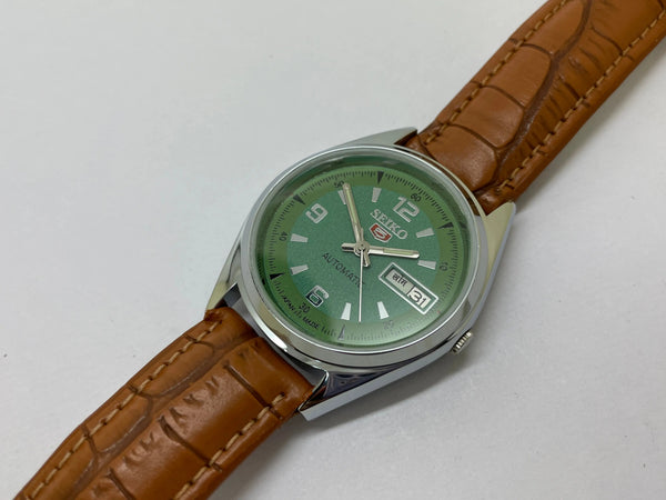 VINTAGE REFURBISHED SEIKO 5 AUTOMATIC JAPAN MENS DAY DATE WATCH - National Watches