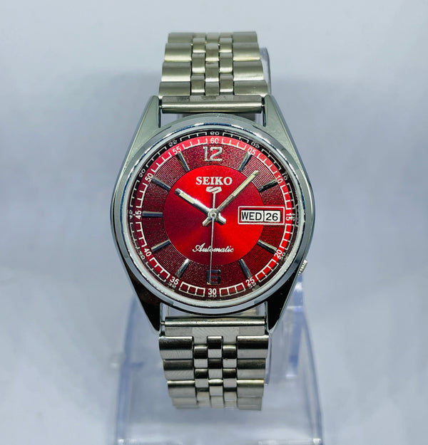 Seiko 5 Automatic Vintage Watch – Red Dial | Japan Original | Iconic Men’s Timepiece