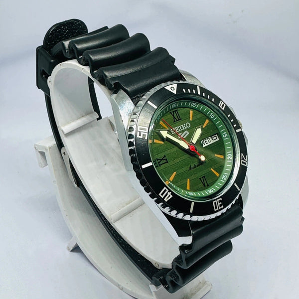Seiko 5 Sports Automatic Watch – Refurbished Vintage | Japan-Made Men’s Timepiece National Watches