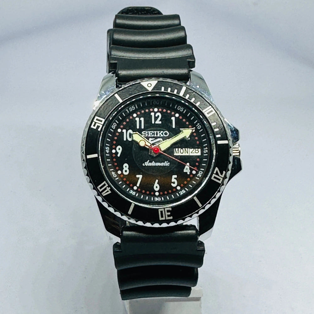 Seiko 5 Sports Automatic Watch – Refurbished Vintage | Japan-Made Men’s Timepiece National Watches