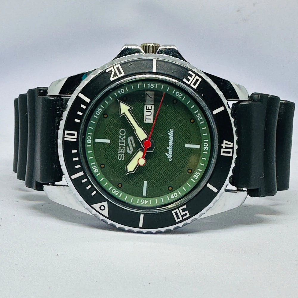 Seiko 5 Sports Automatic Watch – Refurbished Vintage | Japan-Made Men’s Timepiece National Watches