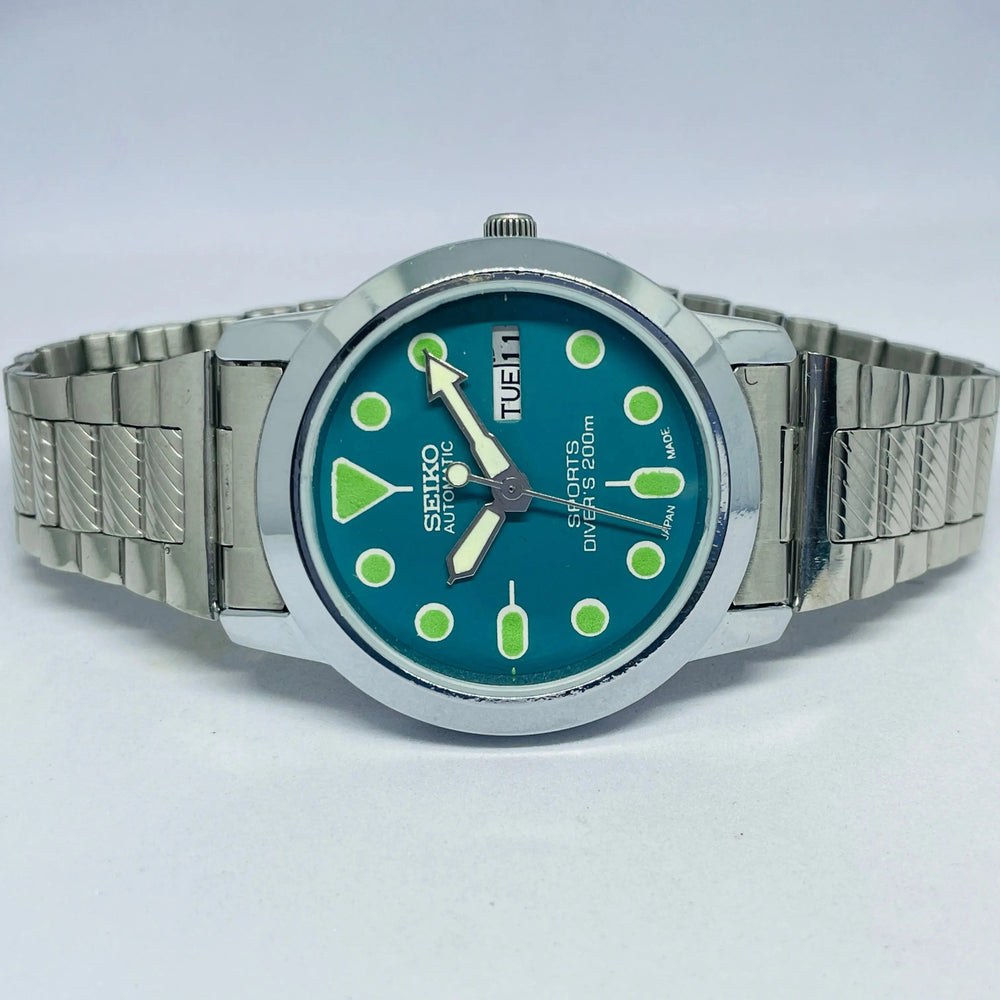 Seiko 5 Automatic Luminous Glow Radium hands 17 Jewels Original movement Refurbished Vintage Classic Watch National Watches