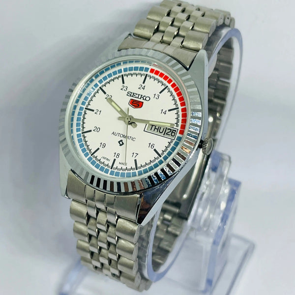 Seiko 5 Automatic Original 17 Jewels Movement Restored service complete watch National Watches