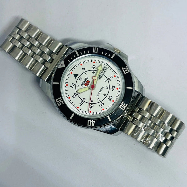 Seiko 5 Sports Mechanical Automatic with Rotating Bezel Original Movement Vintage Classic – 17 Jewels Refurbished watch National Watches