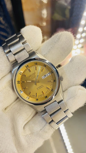 Seiko 5 Vintage Automatic Watch – Golden 24-Hour Dial | 21 Jewels | Day-Date | Unique Retro Style