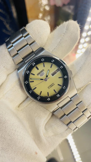 “Seiko 5 Automatic Dual-Tone Dial – Rare Vintage Statement Piece”