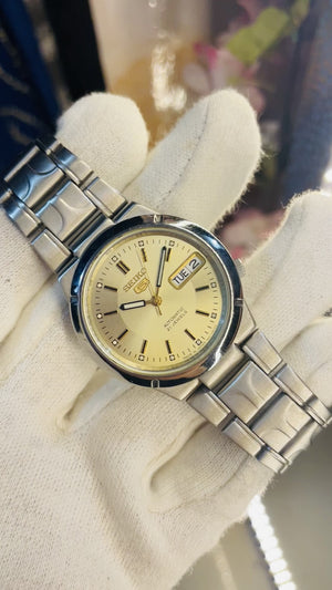Seiko 5 Automatic Vintage Watch – Champagne Gold Dial | 21 Jewels | Day-Date | Premium Steel Classic